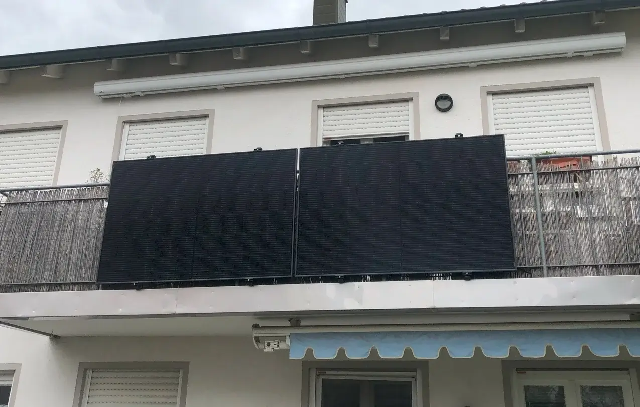 Voltd Balkon 800W Balkonkraftwerk für Gitterbalkone