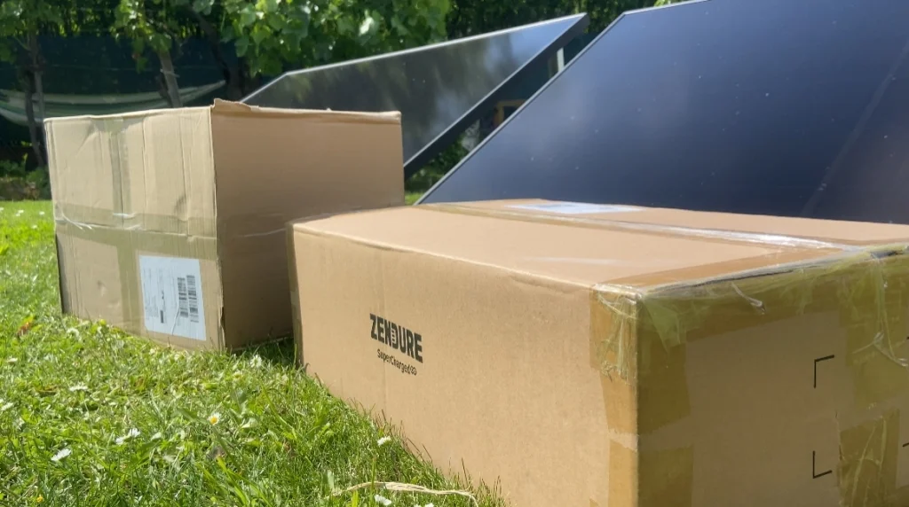 Zendure SolarFlow wird in zwei Paketen geliefert per Spedition
