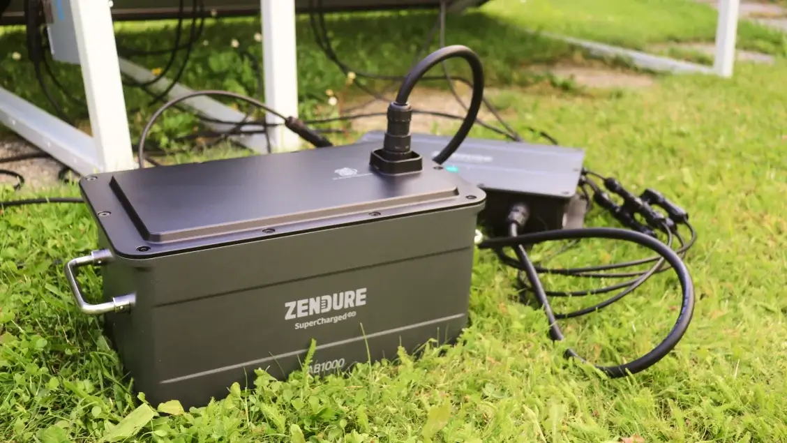 Zendure SolarFlow Balkonkraftwerk mit Speicher im Praxis-Test